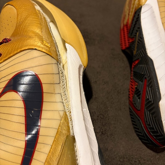 Nike Zoom Kobe 4 \'Gold Medal\' main image 10